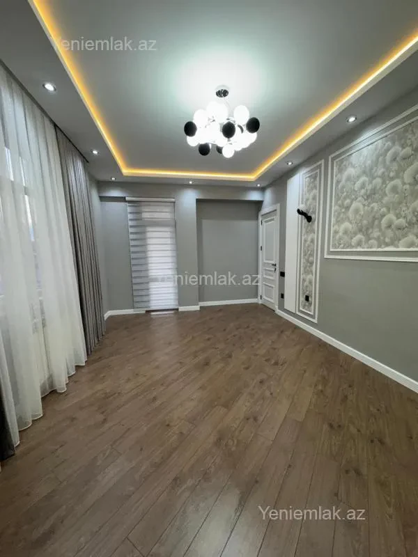 Satılır 3 otaqlı yeni tikili 135 m²