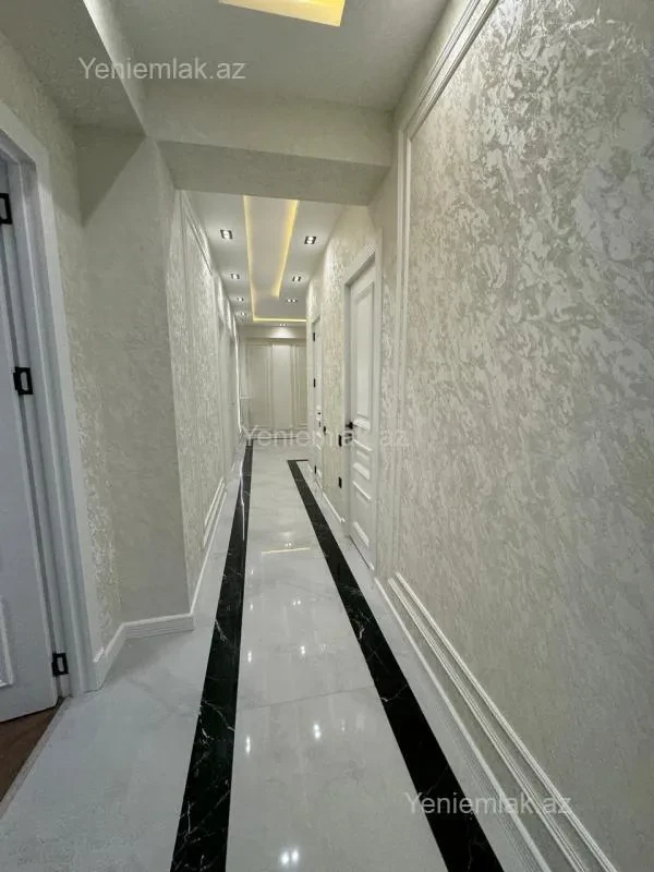 Satılır 3 otaqlı yeni tikili 135 m²