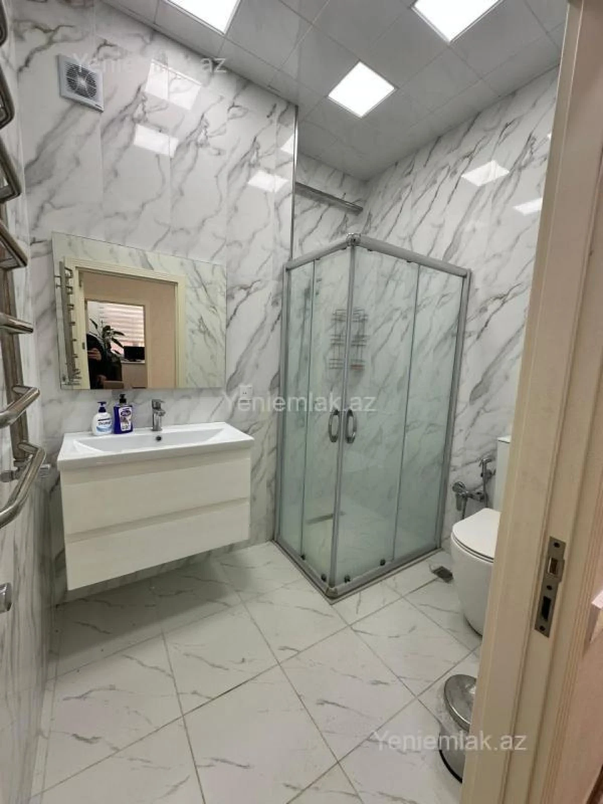 Satılır 2 otaqlı yeni tikili 95 m²