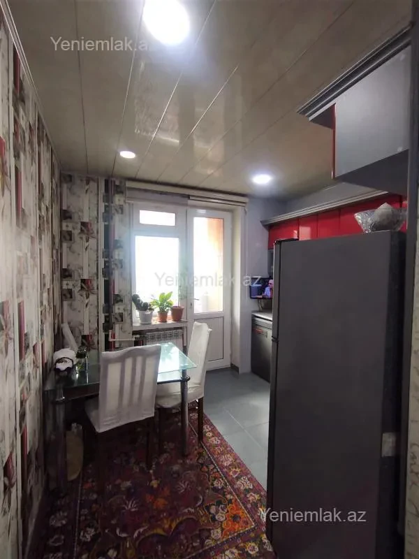 Satılır 3 otaqlı köhnə tikili 75 m²