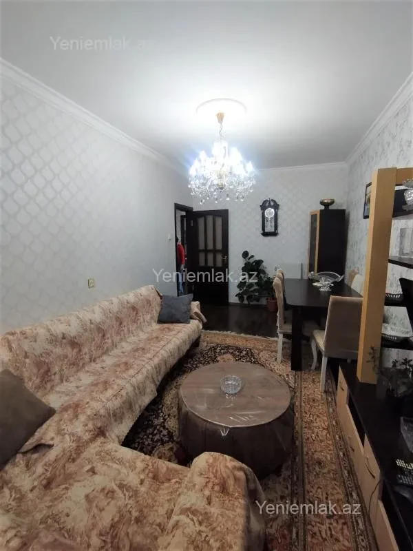 Satılır 3 otaqlı köhnə tikili 75 m²