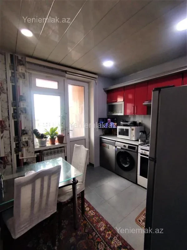 Satılır 3 otaqlı köhnə tikili 75 m²
