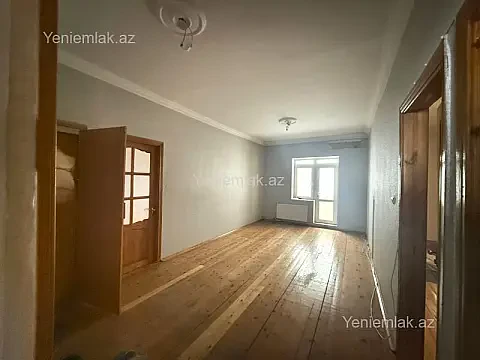 Satılır 4 otaqlı köhnə tikili 100 m²