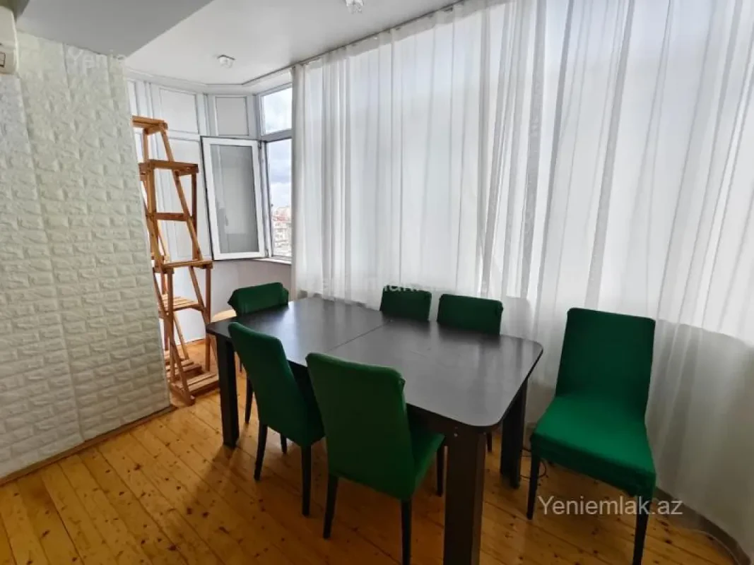 Satılır 3 otaqlı yeni tikili 100 m²