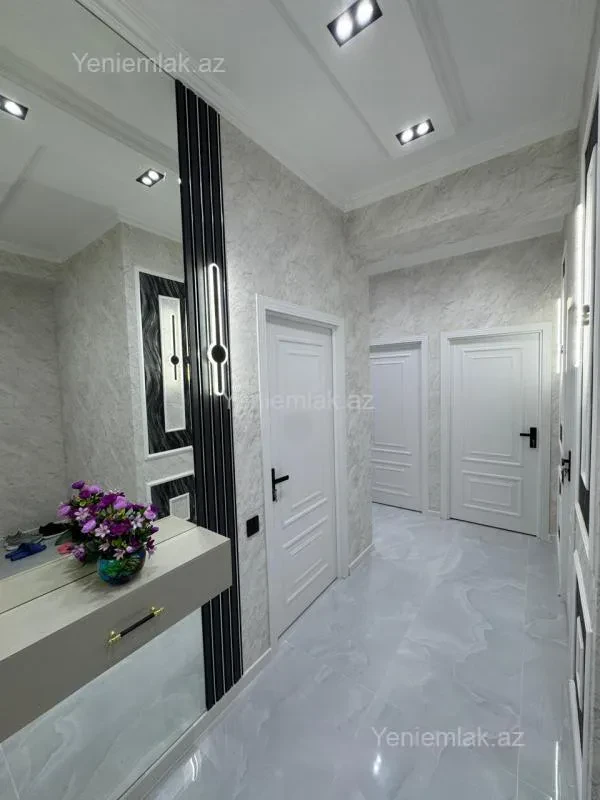 Satılır 3 otaqlı yeni tikili 90 m²
