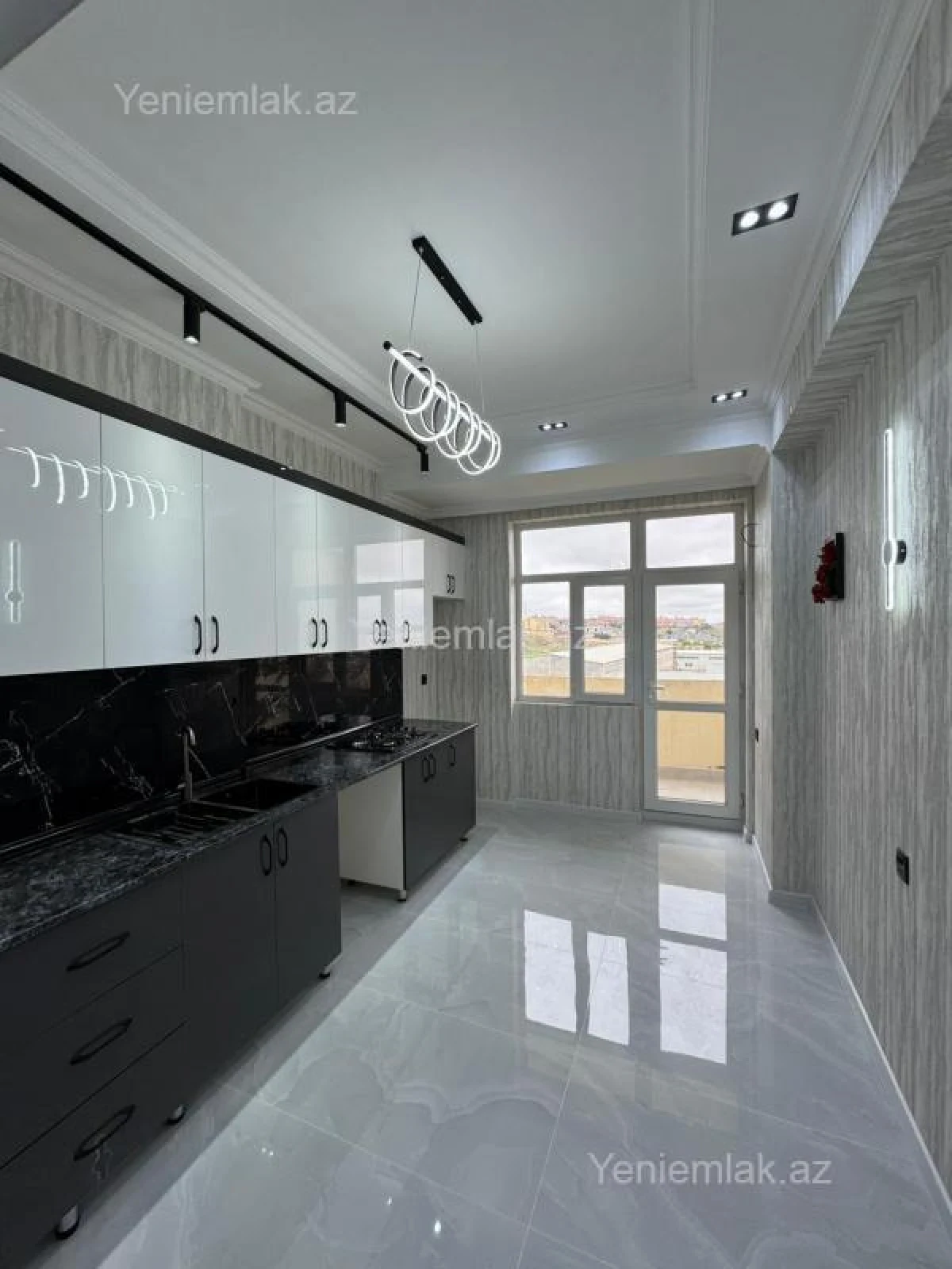 Satılır 3 otaqlı yeni tikili 90 m²
