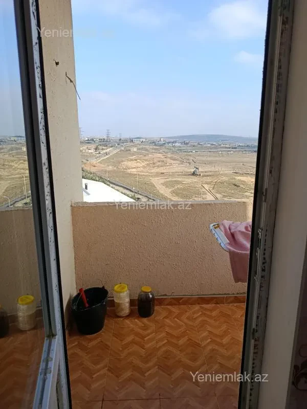Satılır 3 otaqlı yeni tikili 100 m²