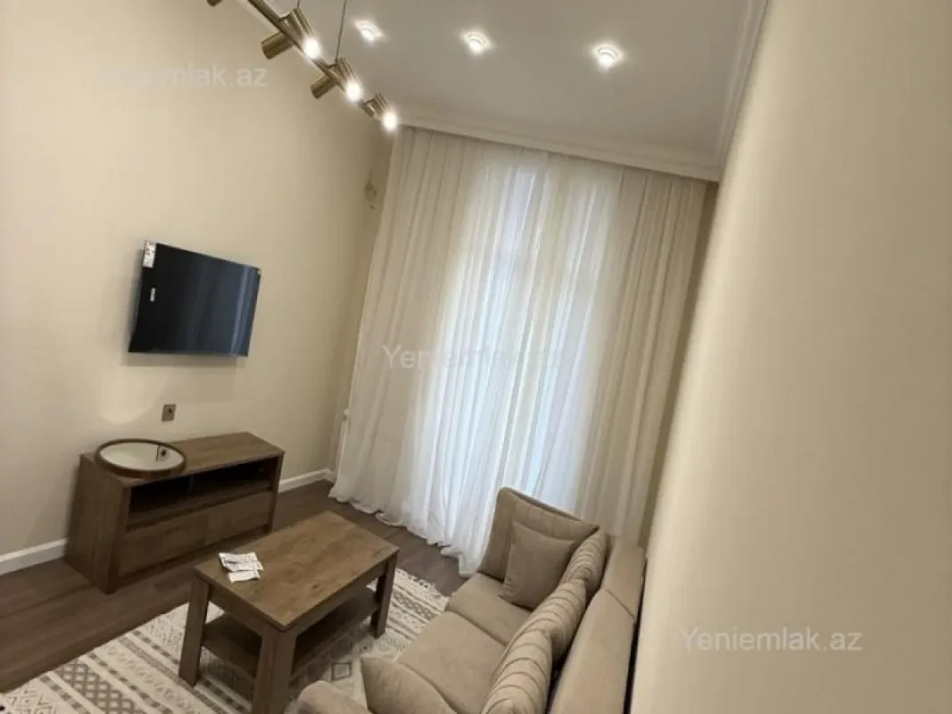 Satılır 2 otaqlı köhnə tikili 67 m²