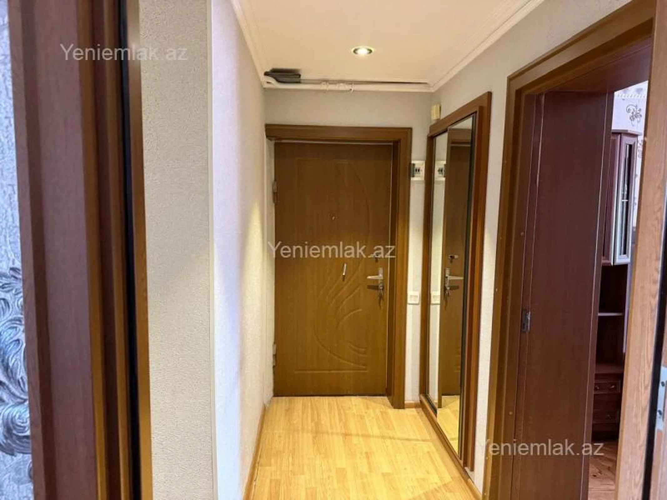 Satılır 3 otaqlı köhnə tikili 75 m²
