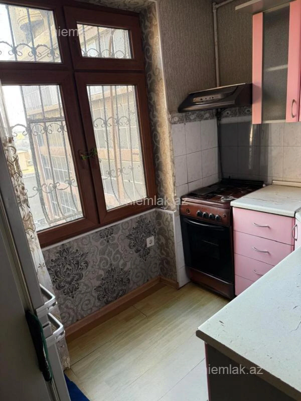 Satılır 3 otaqlı köhnə tikili 75 m²