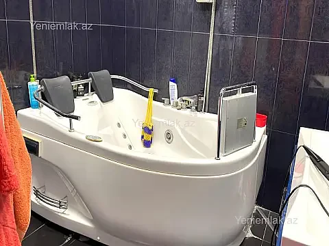 Satılır 3 otaqlı yeni tikili 135 m²