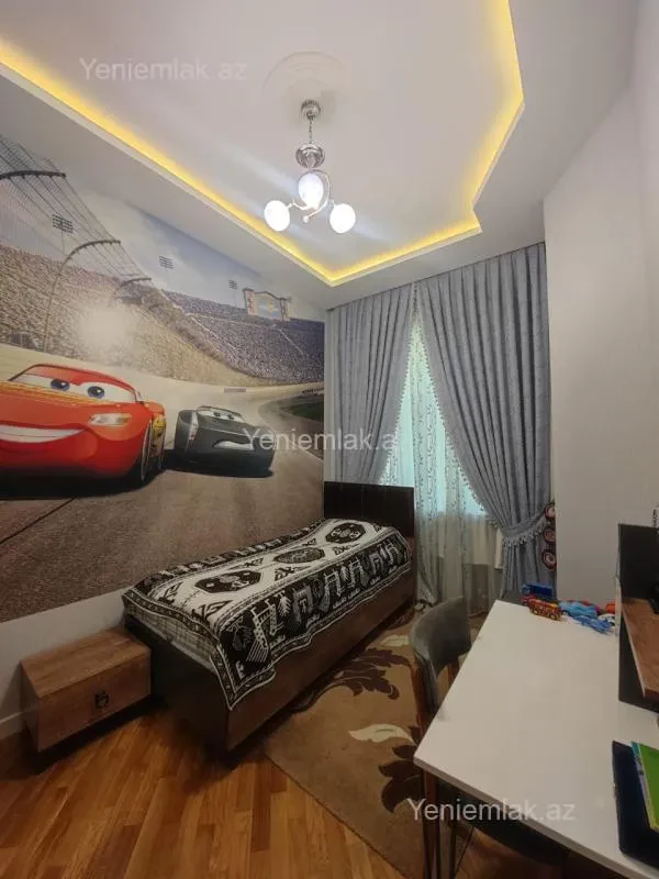 Satılır 6 otaqlı həyət evi 300 m²