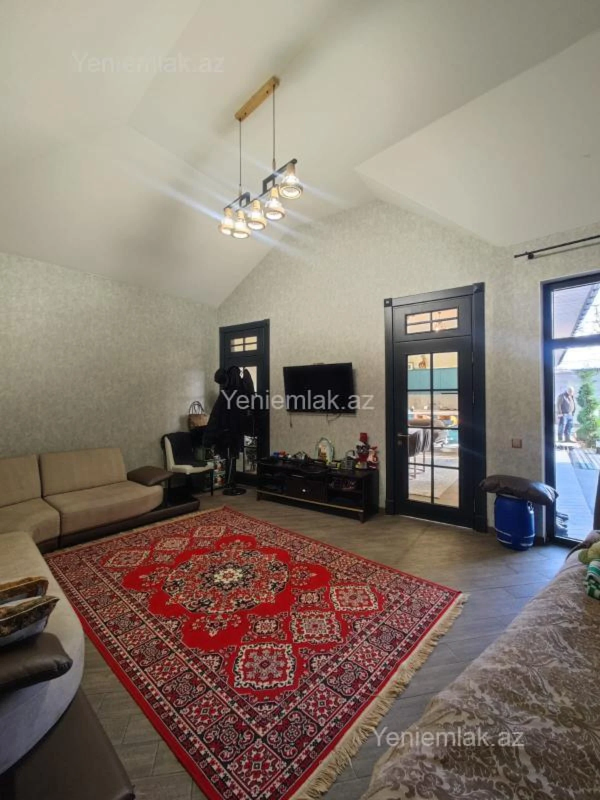 Satılır 6 otaqlı həyət evi 300 m²