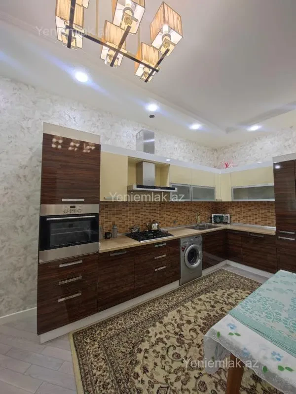 Satılır 6 otaqlı həyət evi 300 m²