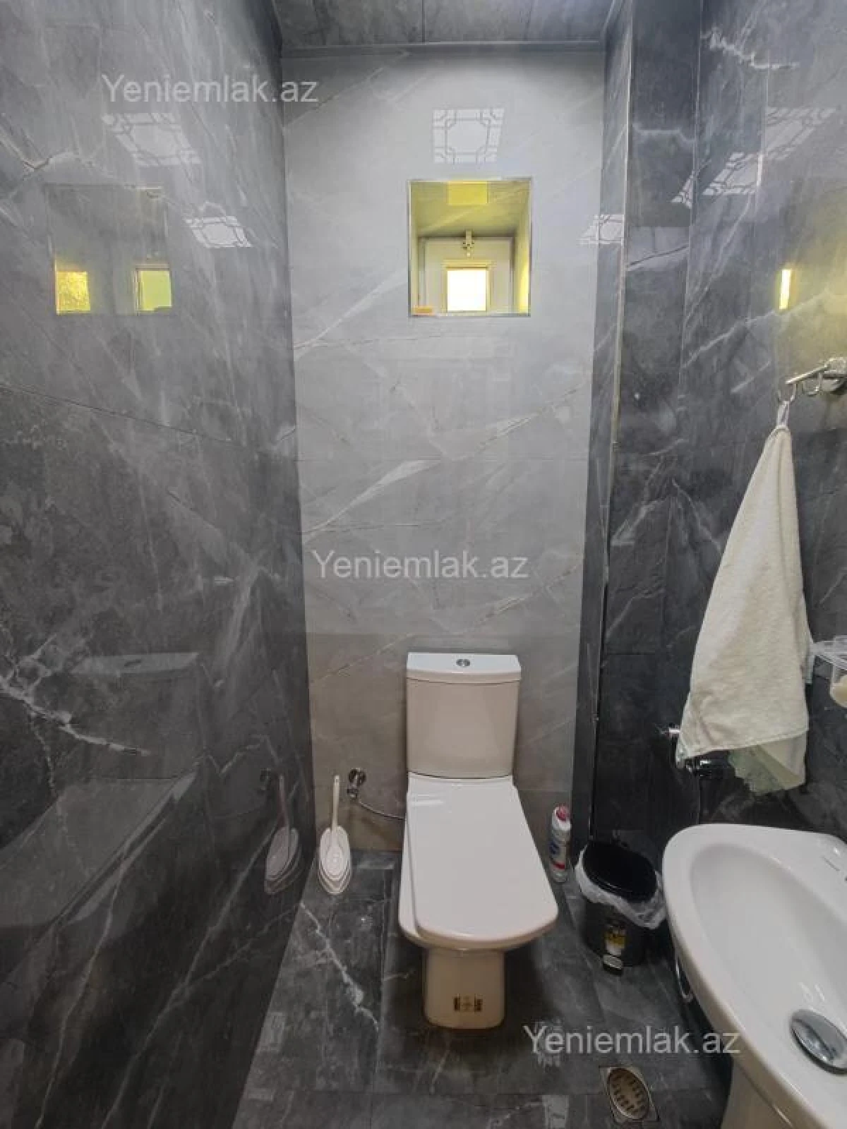 Satılır 6 otaqlı həyət evi 300 m²