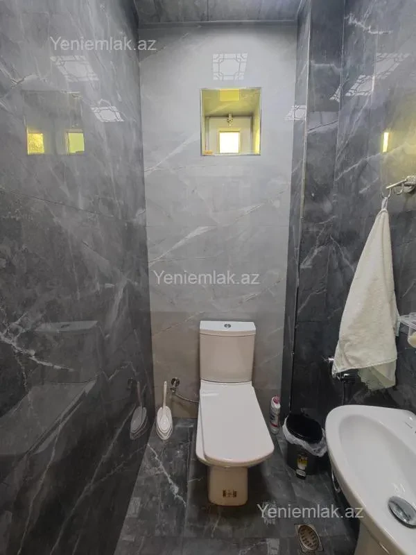 Satılır 6 otaqlı həyət evi 300 m²