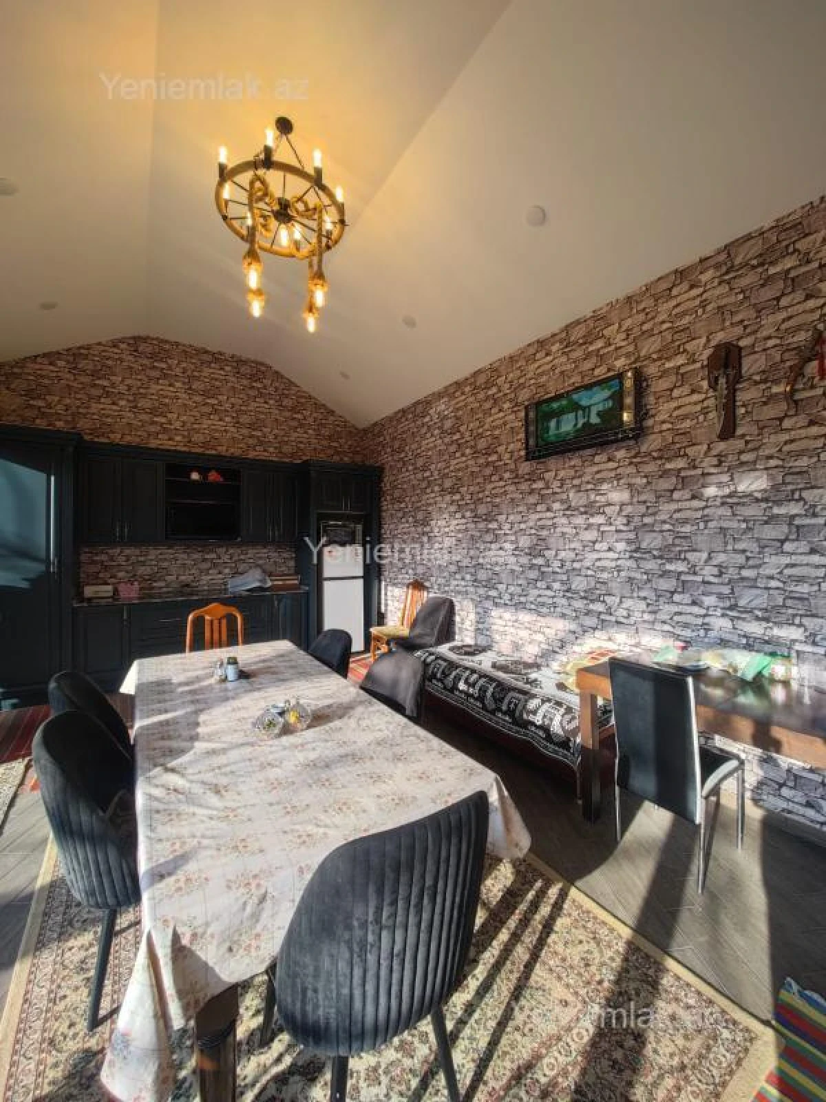 Satılır 6 otaqlı həyət evi 300 m²