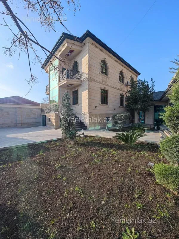 Satılır 6 otaqlı həyət evi 300 m²