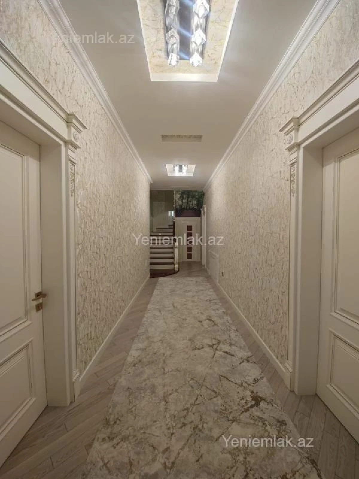 Satılır 6 otaqlı həyət evi 300 m²