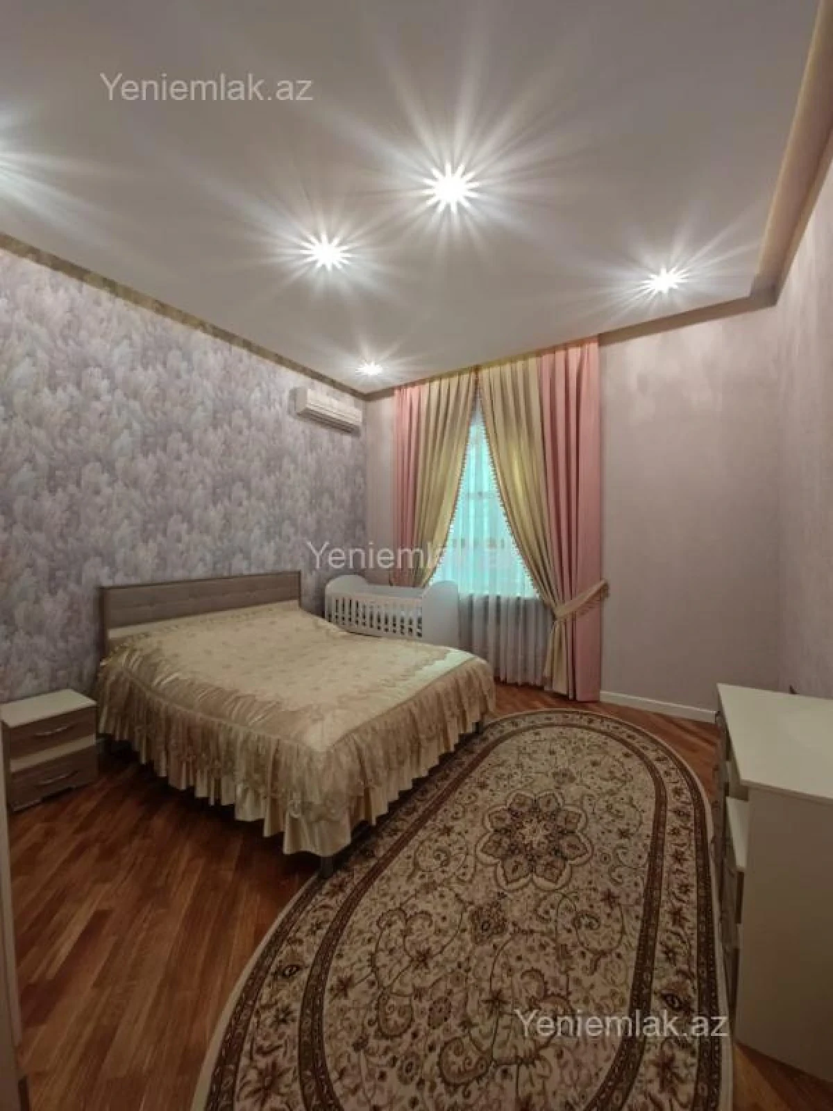 Satılır 6 otaqlı həyət evi 300 m²