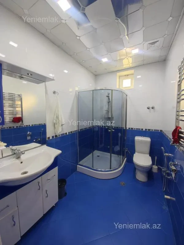 Satılır 6 otaqlı həyət evi 300 m²