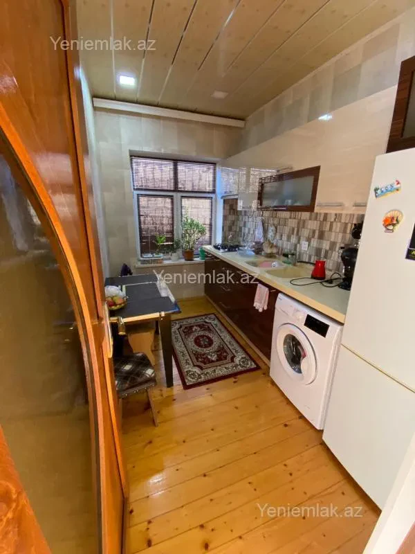 Satılır 6 otaqlı həyət evi 200 m²
