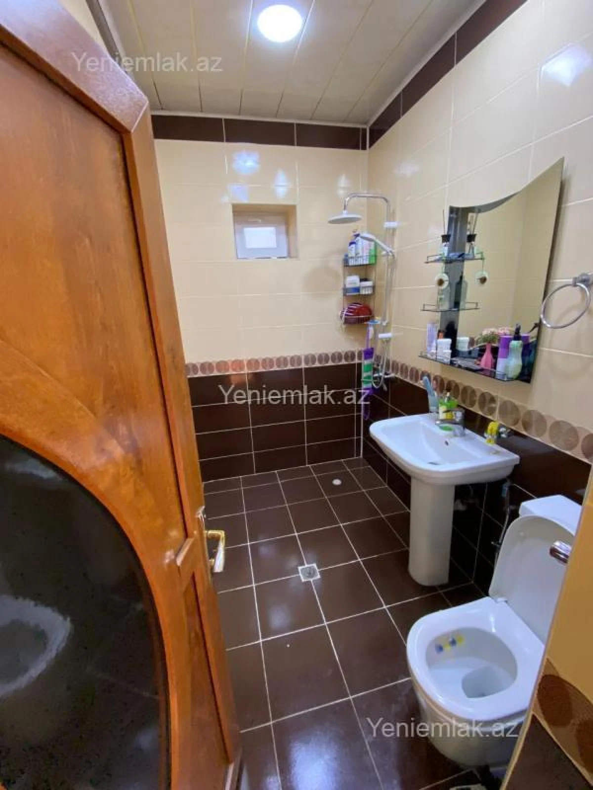 Satılır 6 otaqlı həyət evi 200 m²
