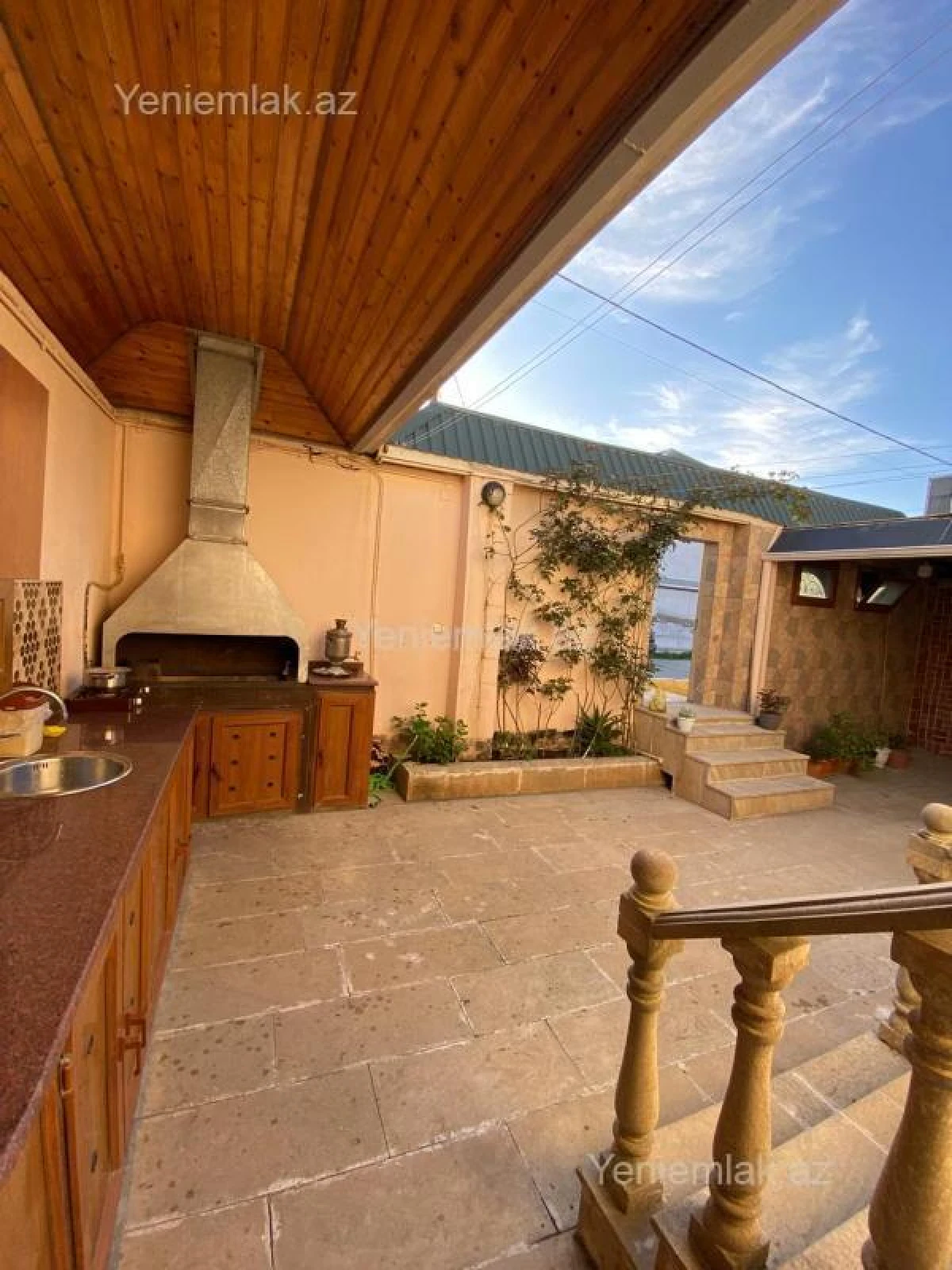 Satılır 6 otaqlı həyət evi 200 m²