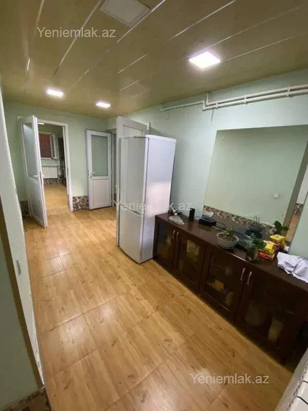 Satılır 6 otaqlı həyət evi 200 m²