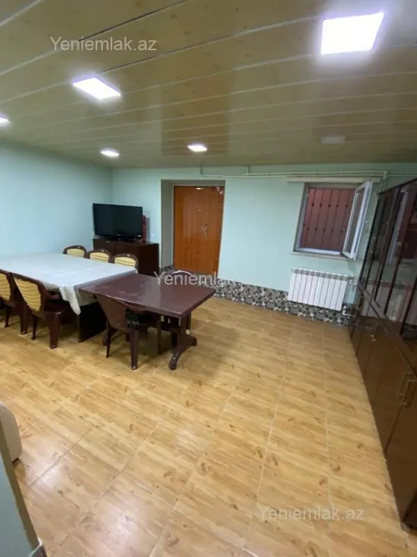 Satılır 6 otaqlı həyət evi 200 m²