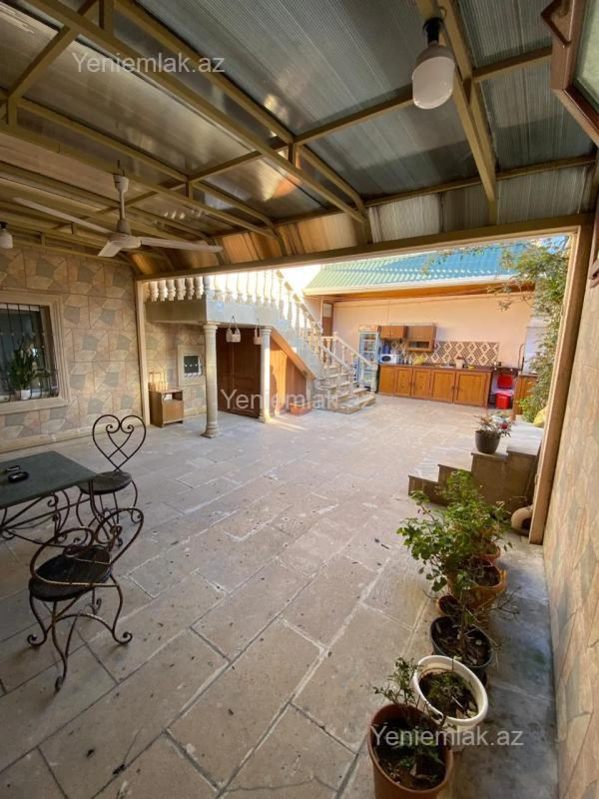 Satılır 6 otaqlı həyət evi 200 m²