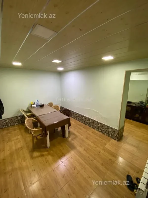 Satılır 6 otaqlı həyət evi 200 m²