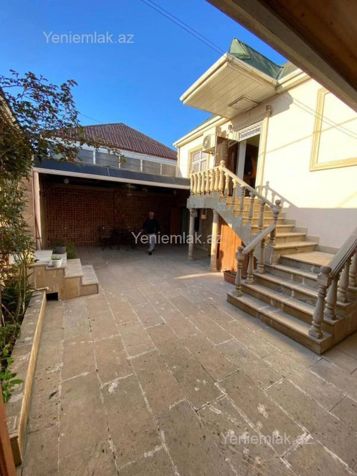 Satılır 6 otaqlı həyət evi 200 m²