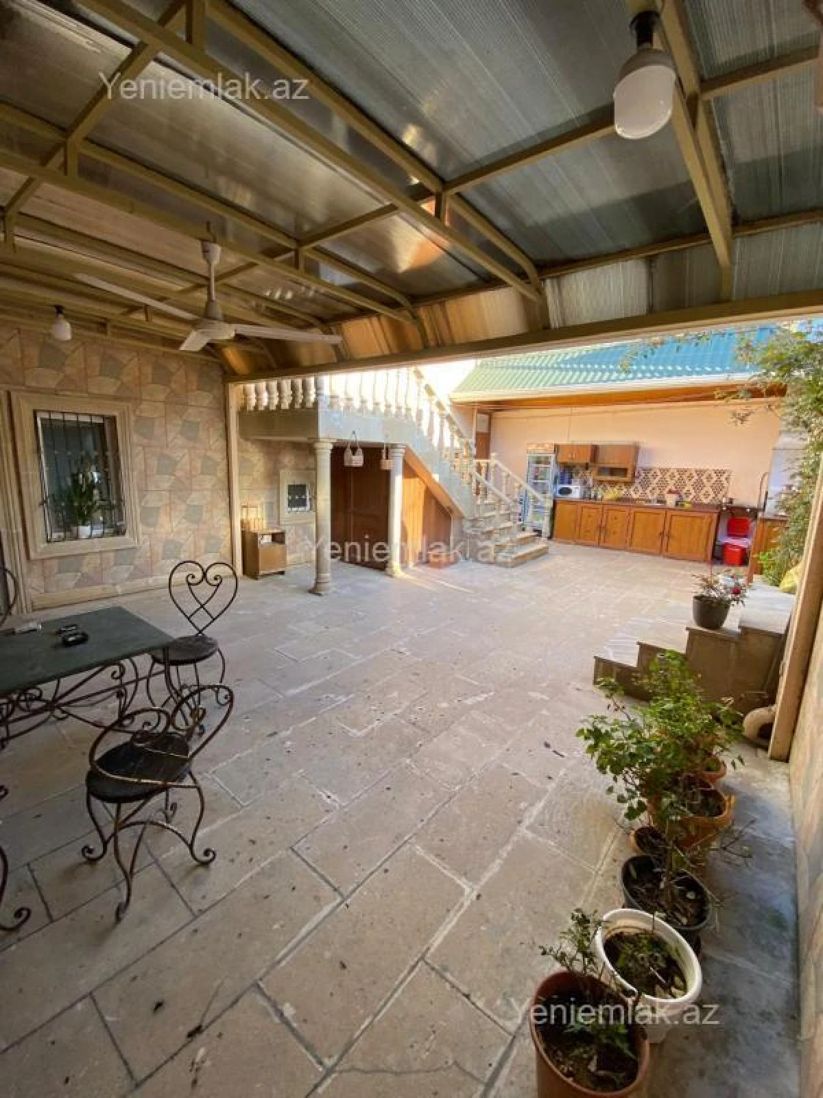 Satılır 6 otaqlı həyət evi 200 m²