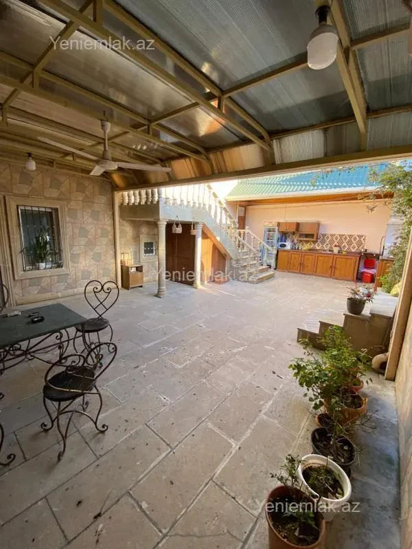Satılır 6 otaqlı həyət evi 200 m²