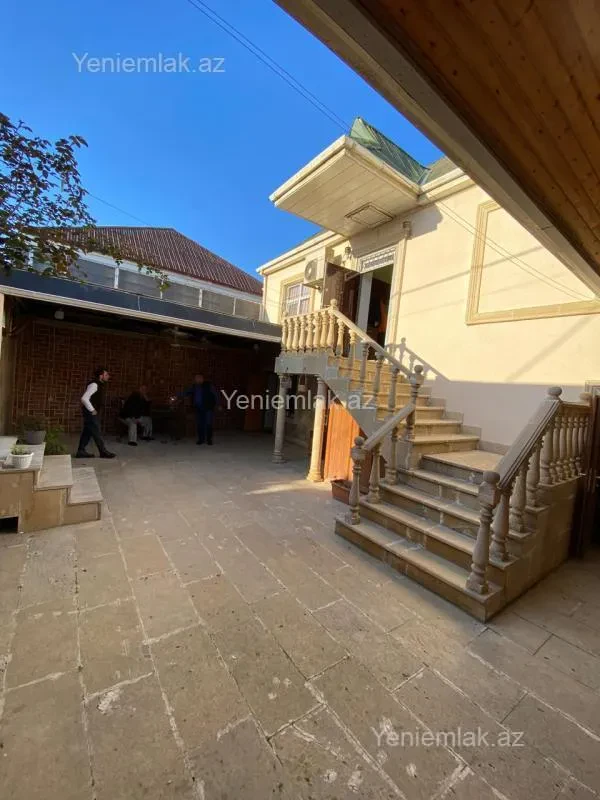 Satılır 6 otaqlı həyət evi 200 m²