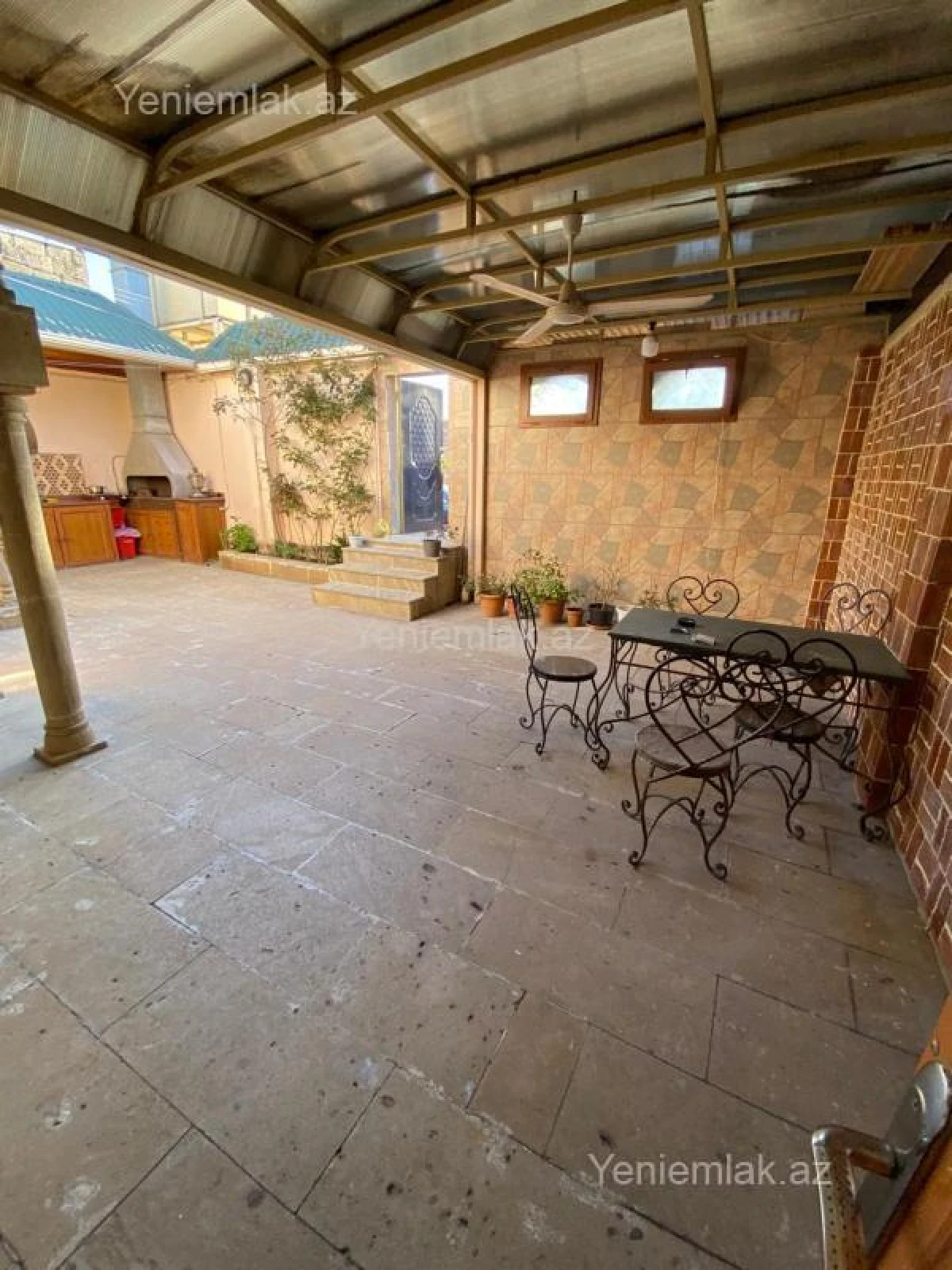 Satılır 6 otaqlı həyət evi 200 m²