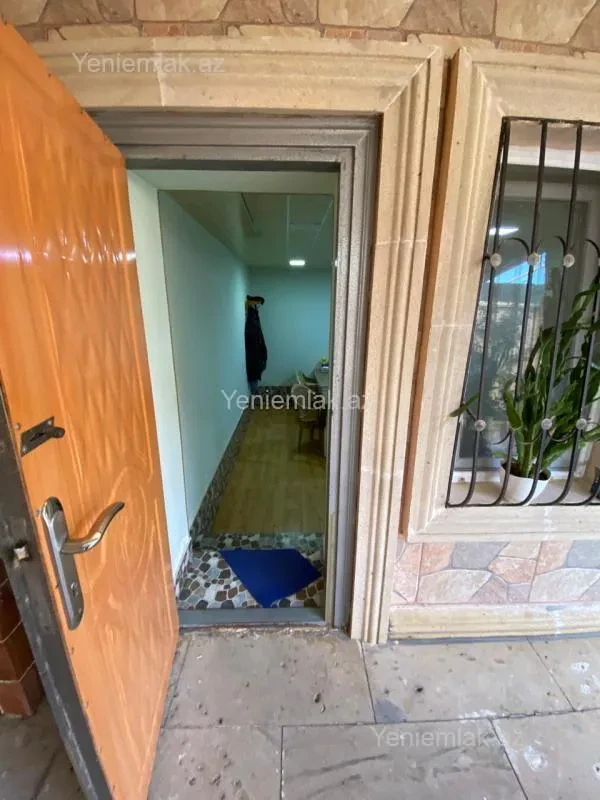 Satılır 6 otaqlı həyət evi 200 m²