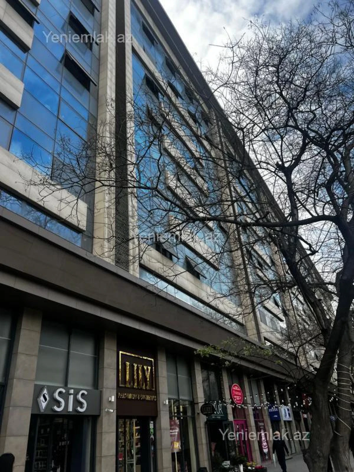 Satılır 2 otaqlı köhnə tikili 62 m²