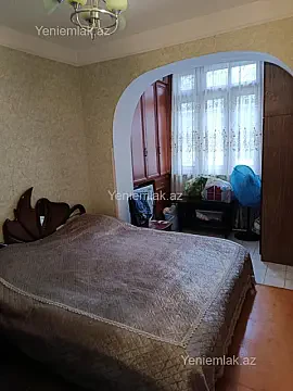 Satılır 4 otaqlı köhnə tikili 75 m²