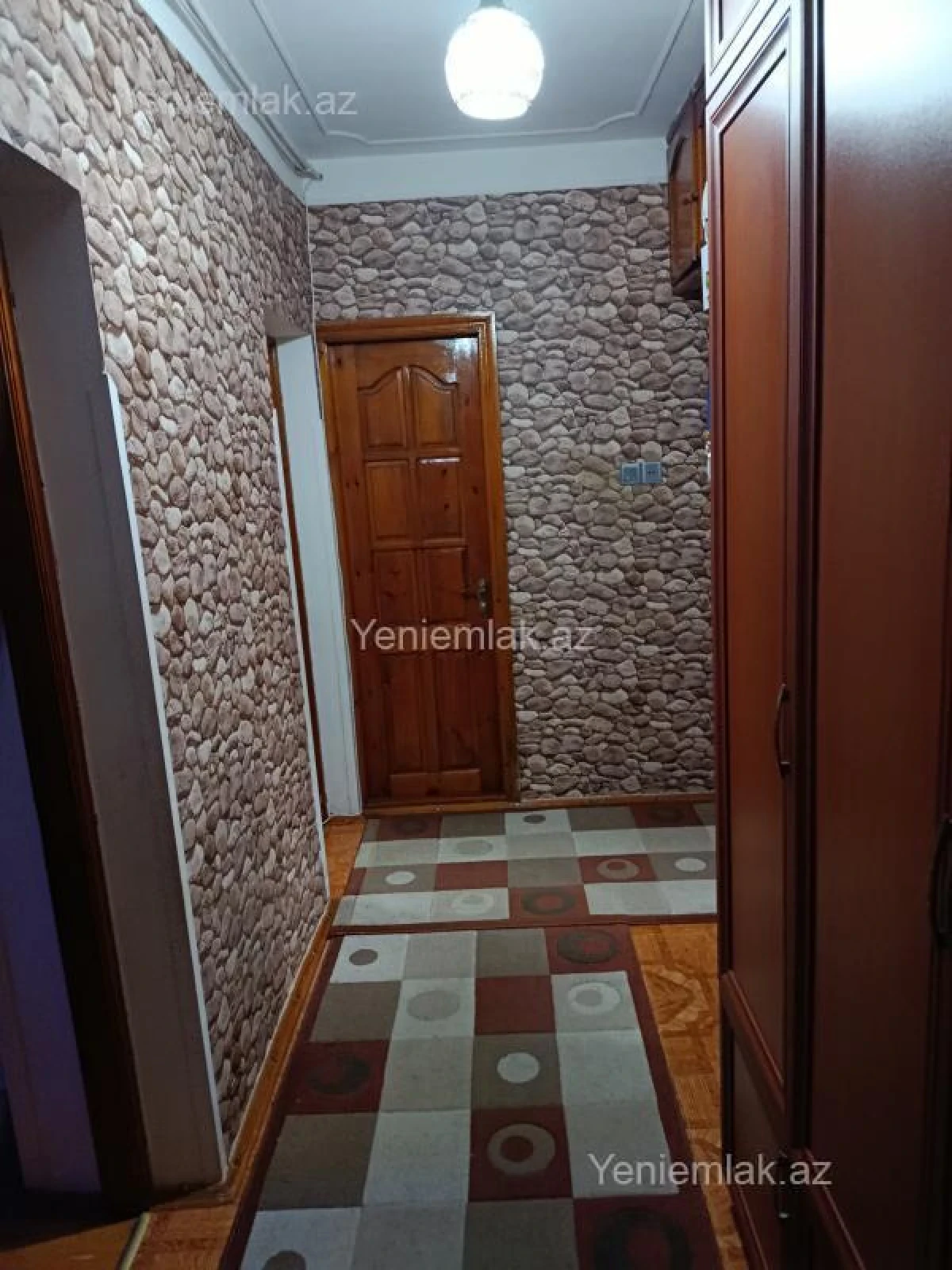 Satılır 4 otaqlı köhnə tikili 75 m²