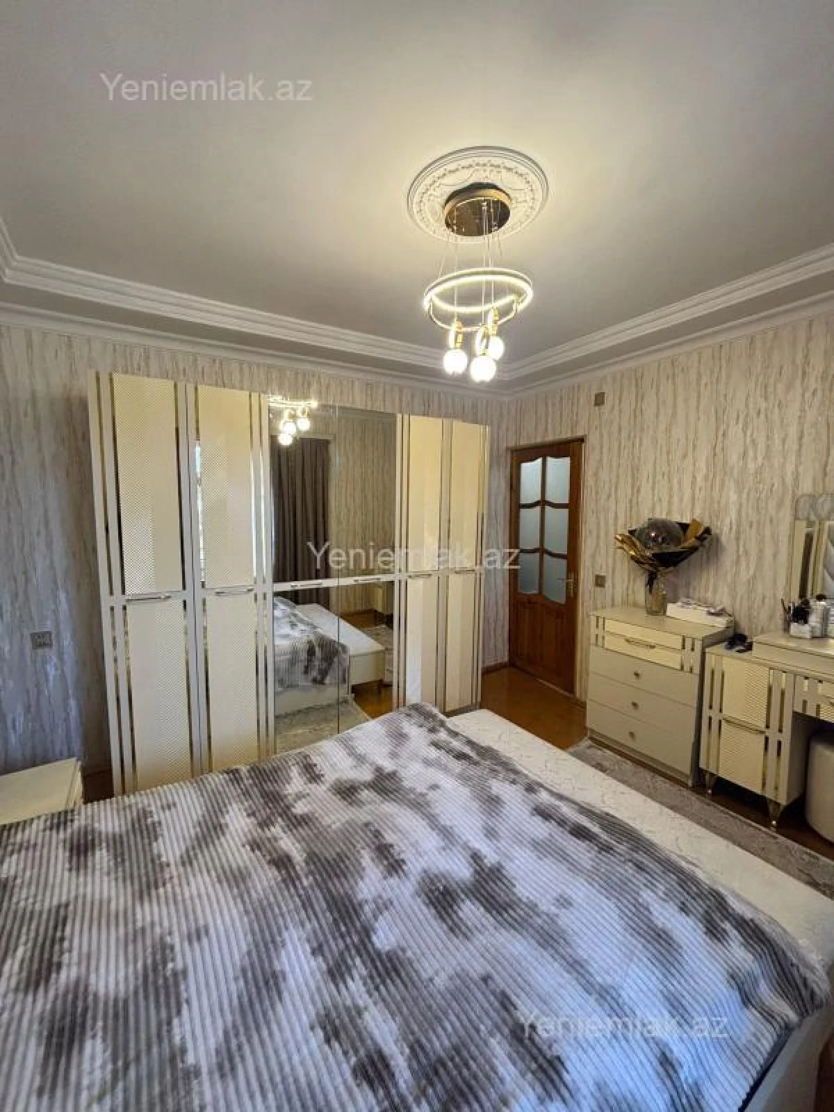 Satılır 6 otaqlı həyət evi 130 m²
