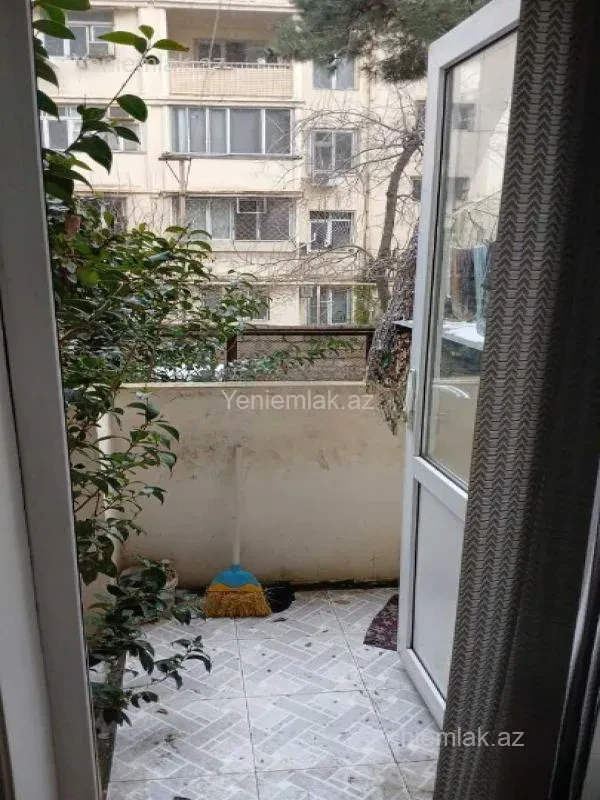 Satılır 2 otaqlı köhnə tikili 50 m²