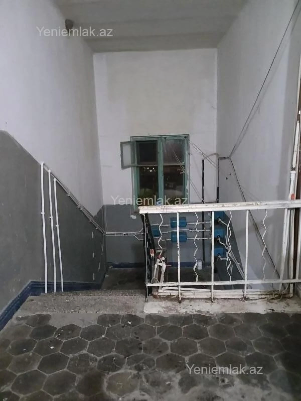 Satılır 3 otaqlı köhnə tikili 80 m²