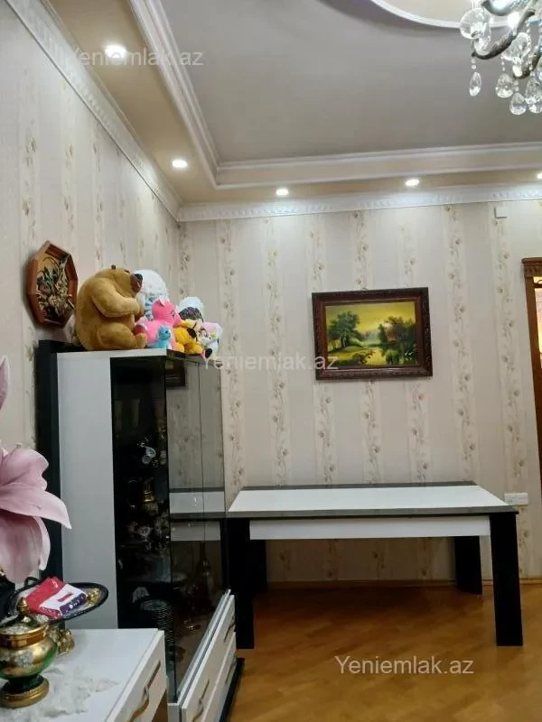 Satılır 3 otaqlı köhnə tikili 80 m²