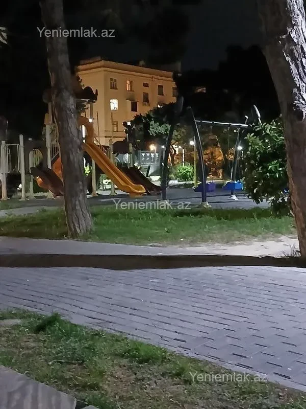 Satılır 3 otaqlı köhnə tikili 80 m²