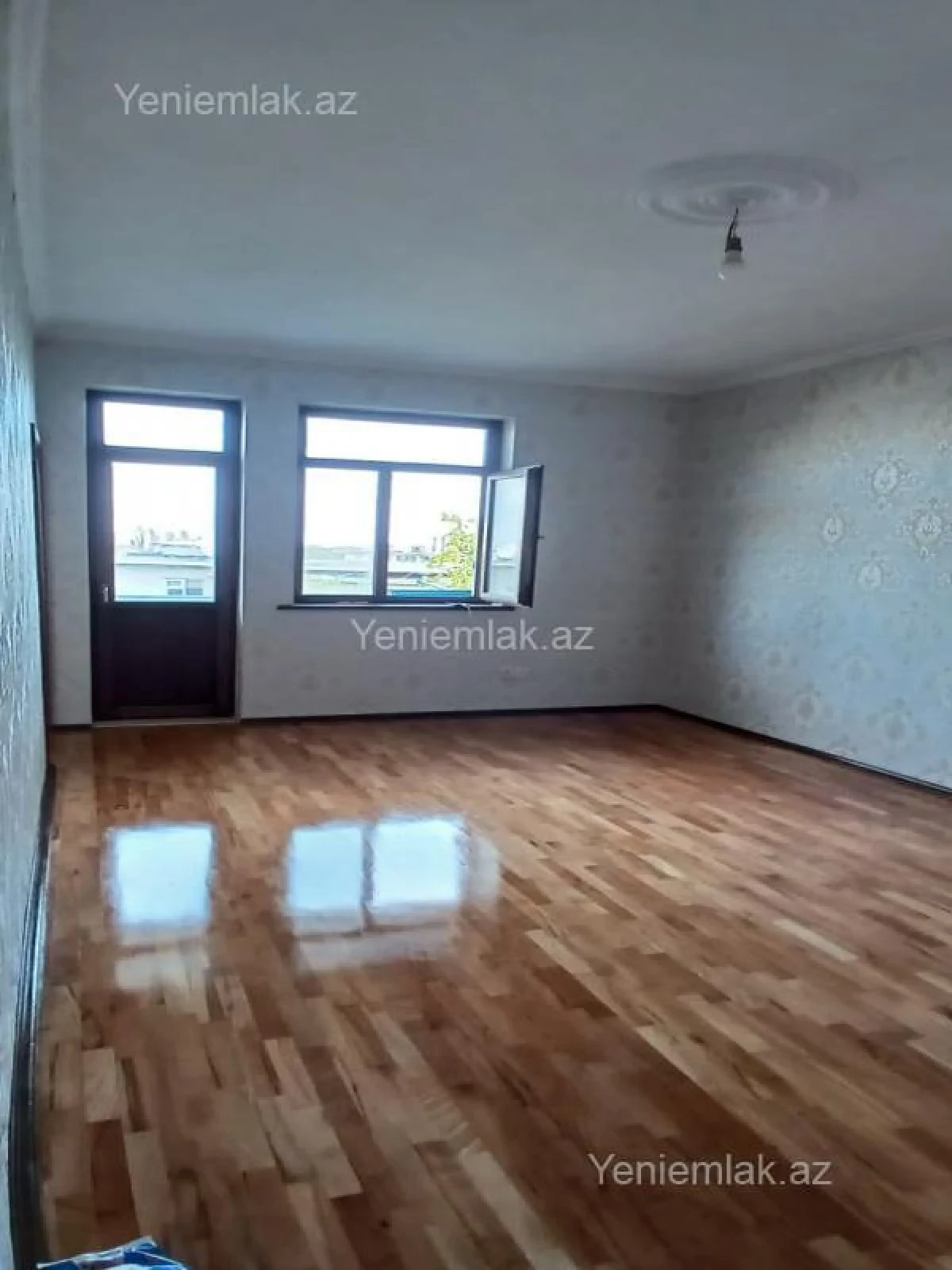 Satılır 2 otaqlı köhnə tikili 60 m²