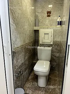 Satılır 2 otaqlı köhnə tikili 65 m²