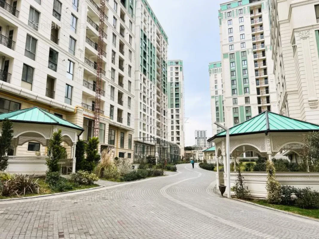 Satılır 3 otaqlı yeni tikili 145 m²