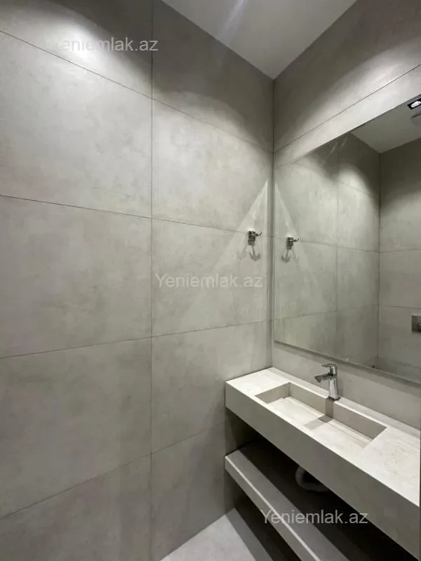 Satılır 3 otaqlı yeni tikili 145 m²